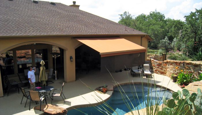 RETRACTABLE PATIO AWNING